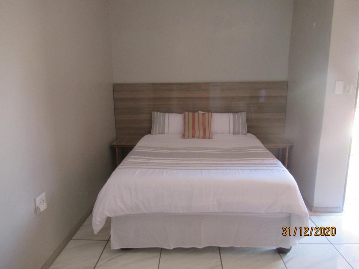Pab-Love Guest House Kuruman Eksteriør billede