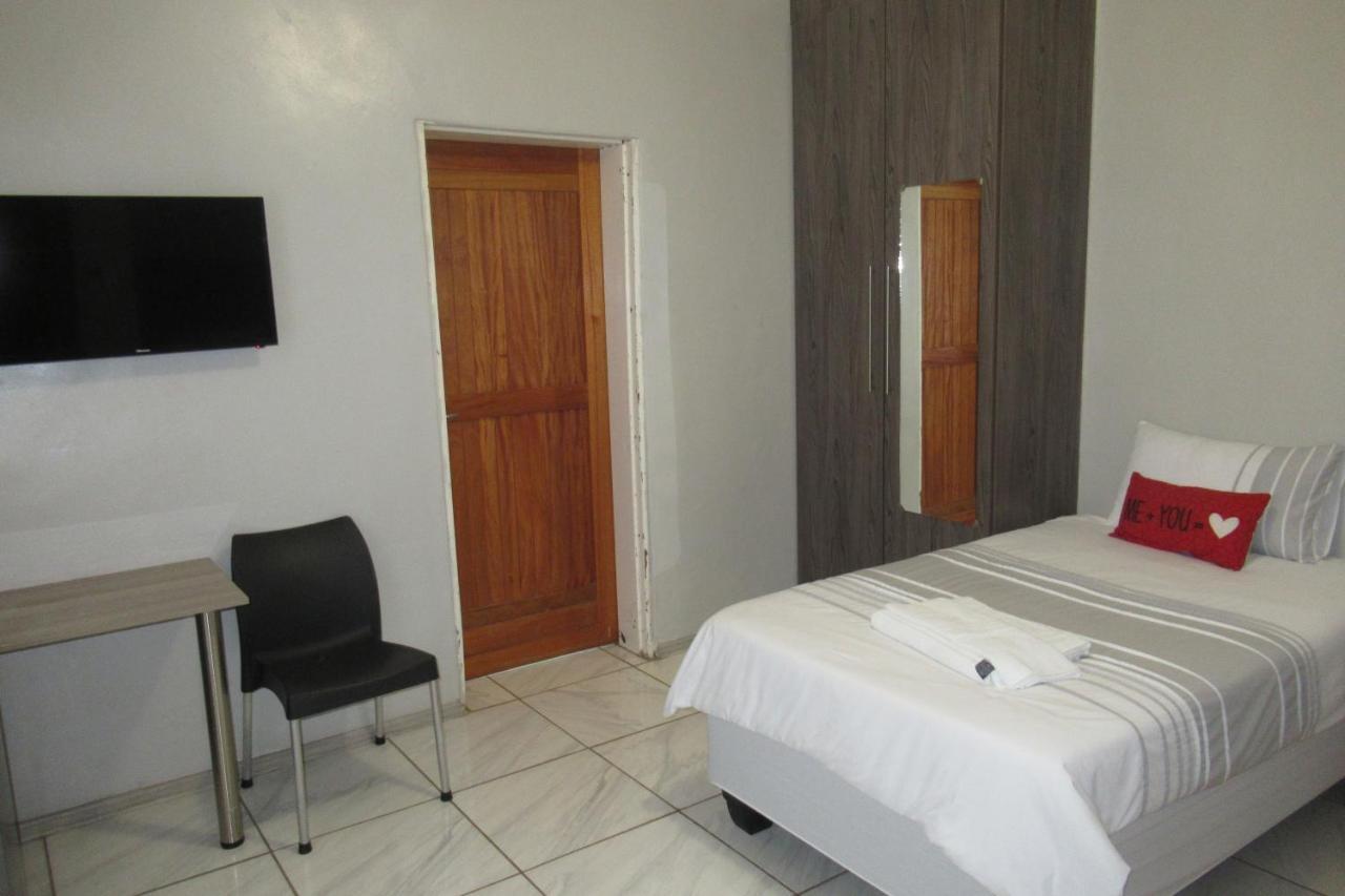 Pab-Love Guest House Kuruman Eksteriør billede