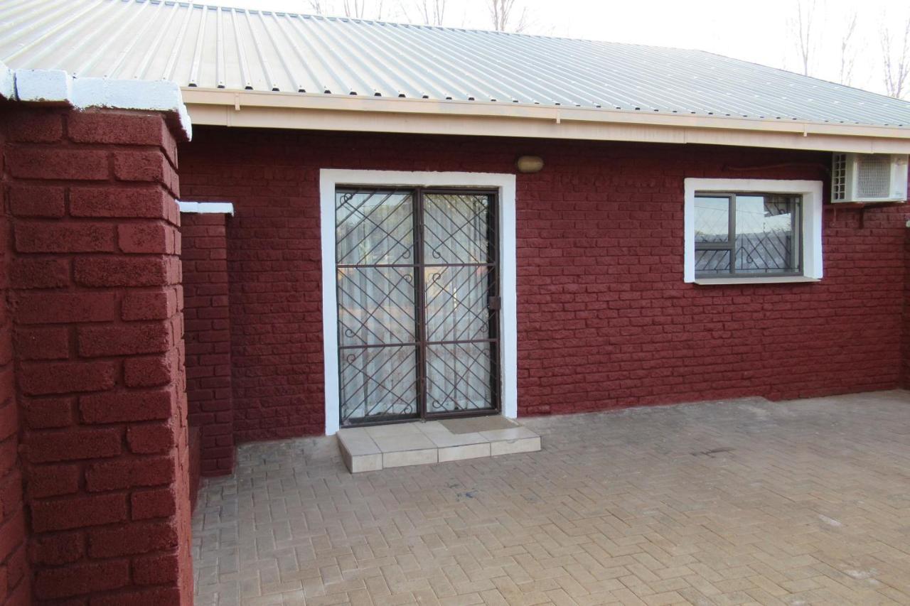 Pab-Love Guest House Kuruman Eksteriør billede