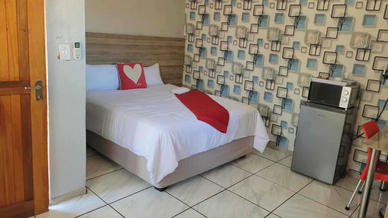 Pab-Love Guest House Kuruman Eksteriør billede