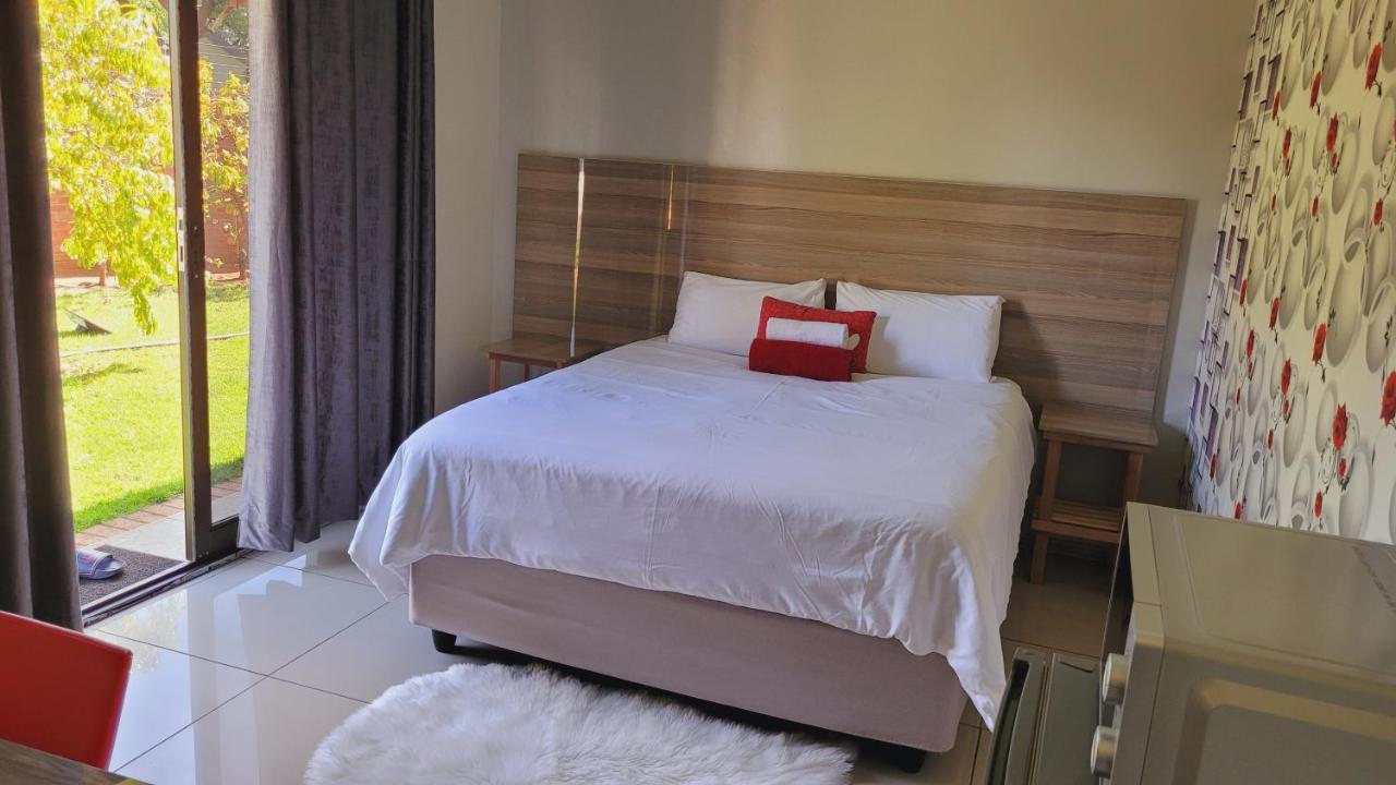 Pab-Love Guest House Kuruman Eksteriør billede