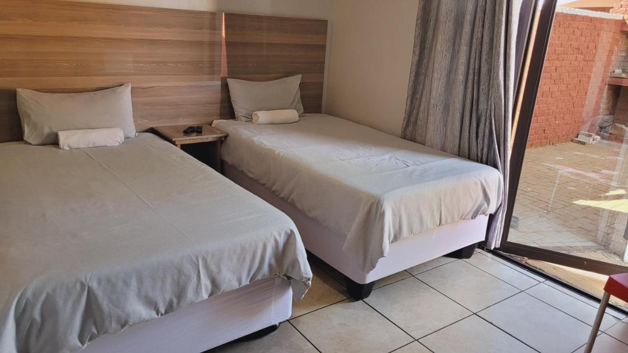 Pab-Love Guest House Kuruman Eksteriør billede