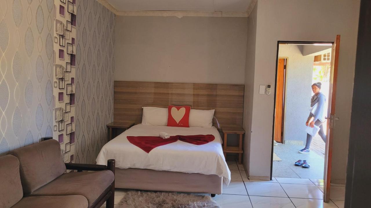 Pab-Love Guest House Kuruman Eksteriør billede