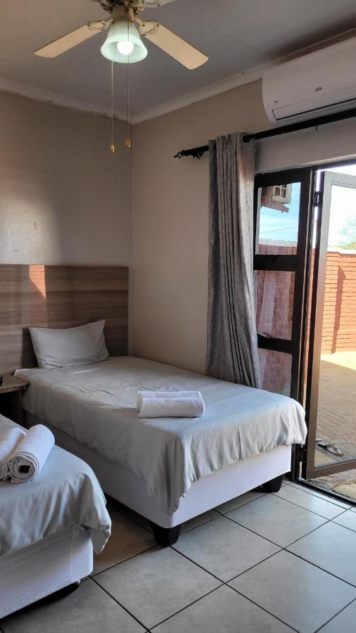 Pab-Love Guest House Kuruman Eksteriør billede
