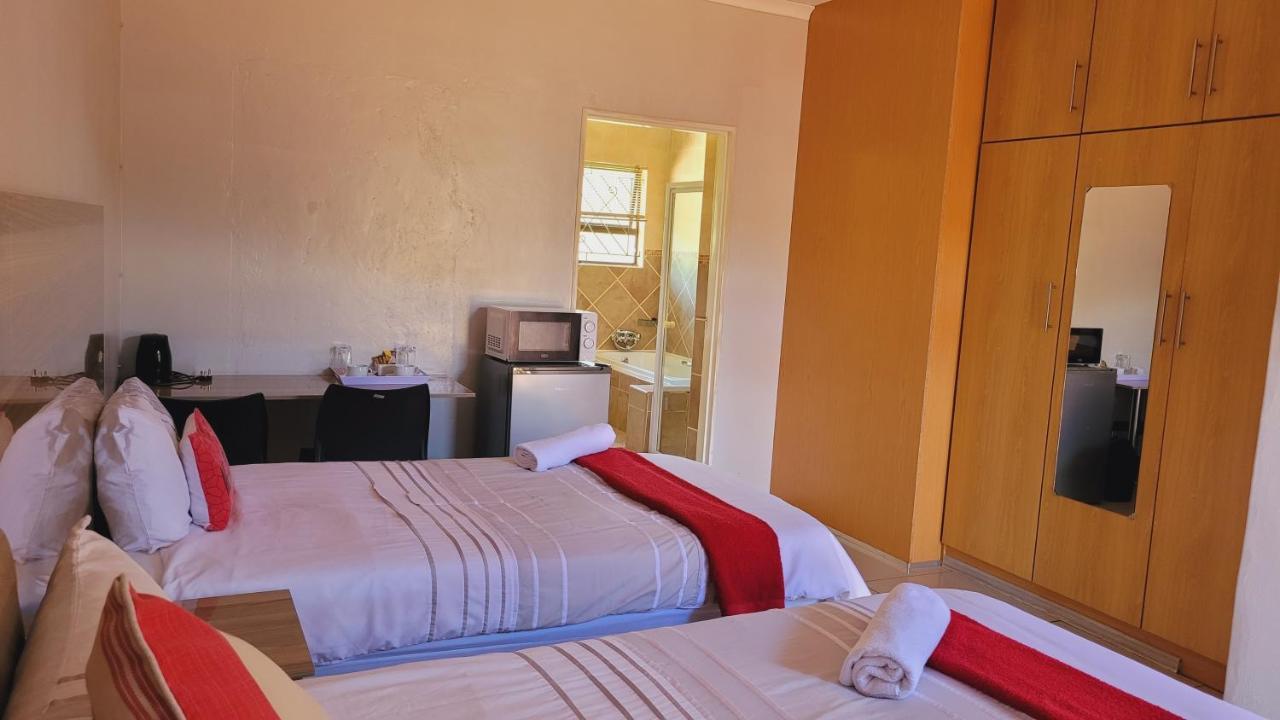Pab-Love Guest House Kuruman Eksteriør billede
